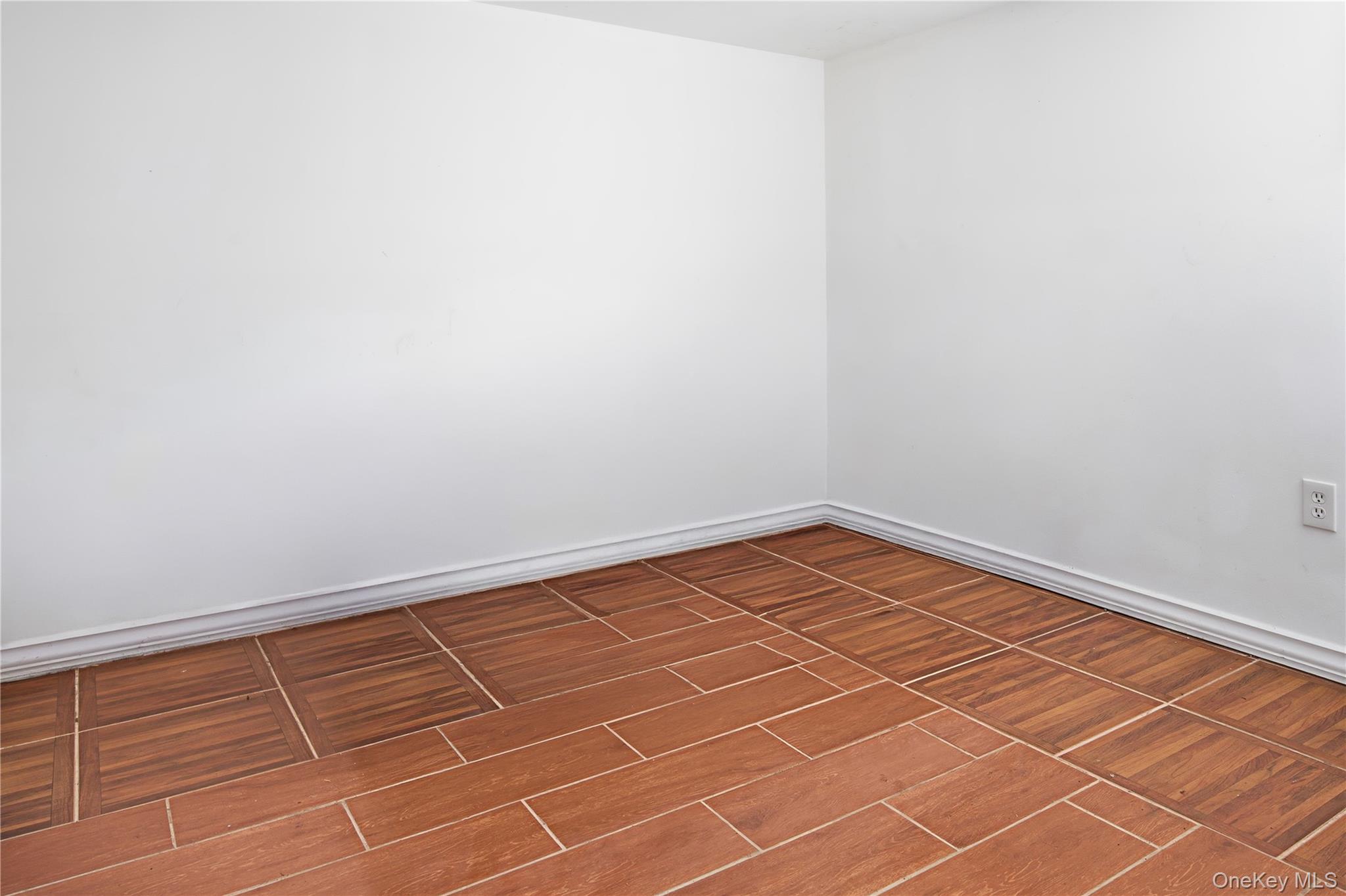 #19 photo, 820 Southern Parkway, מחוז נסאו Uniondale , NY 11553