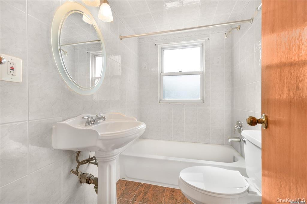 #9 photo, 820 Southern Parkway, מחוז נסאו Uniondale , NY 11553