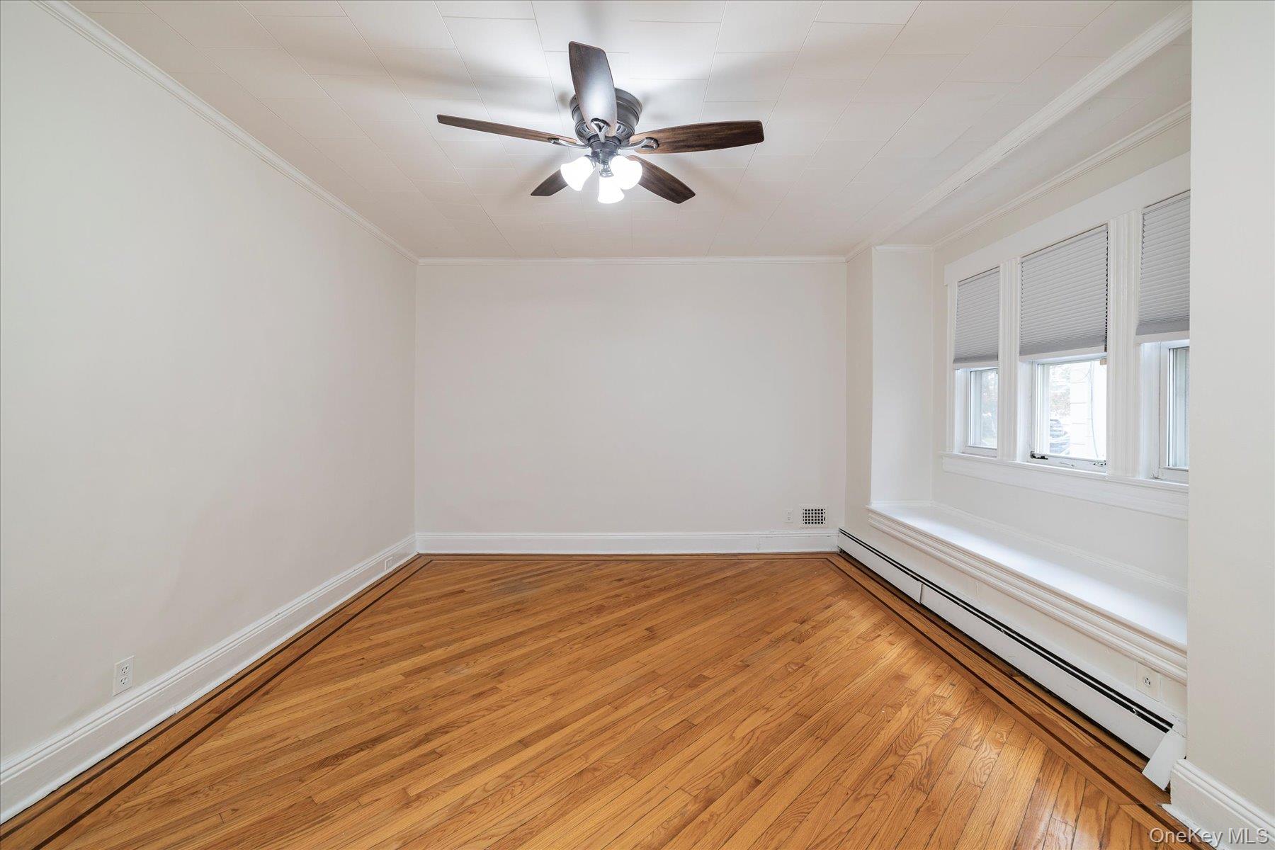 #14 photo, 108 Earle Avenue, מחוז נסאו Lynbrook , NY 11563