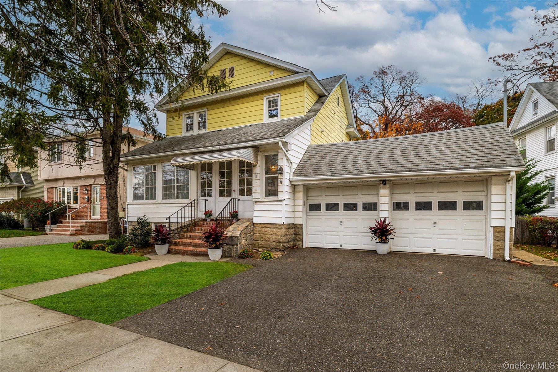 #2 photo, 108 Earle Avenue, מחוז נסאו Lynbrook , NY 11563