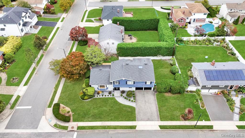 #3 photo, 90 Rockland Drive, Jericho , NY 11753