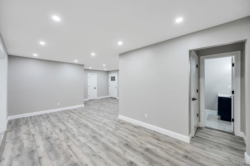 #15 photo, 27 Ash Street, 롱 아일랜드 Central Islip , NY 11722