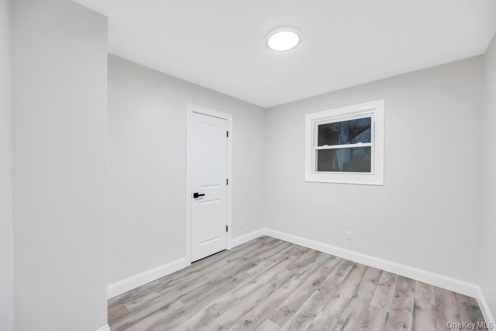 #17 photo, 27 Ash Street, 롱 아일랜드 Central Islip , NY 11722