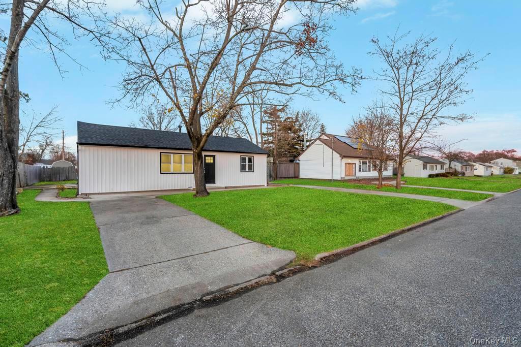 #20 photo, 27 Ash Street, 롱 아일랜드 Central Islip , NY 11722