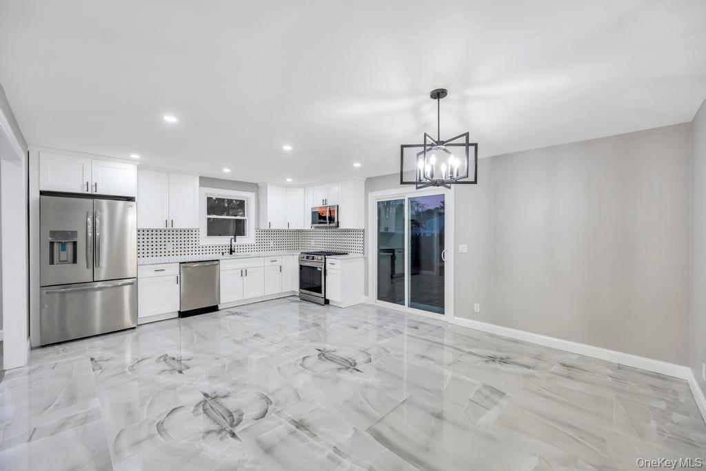 #5 photo, 27 Ash Street, 롱 아일랜드 Central Islip , NY 11722