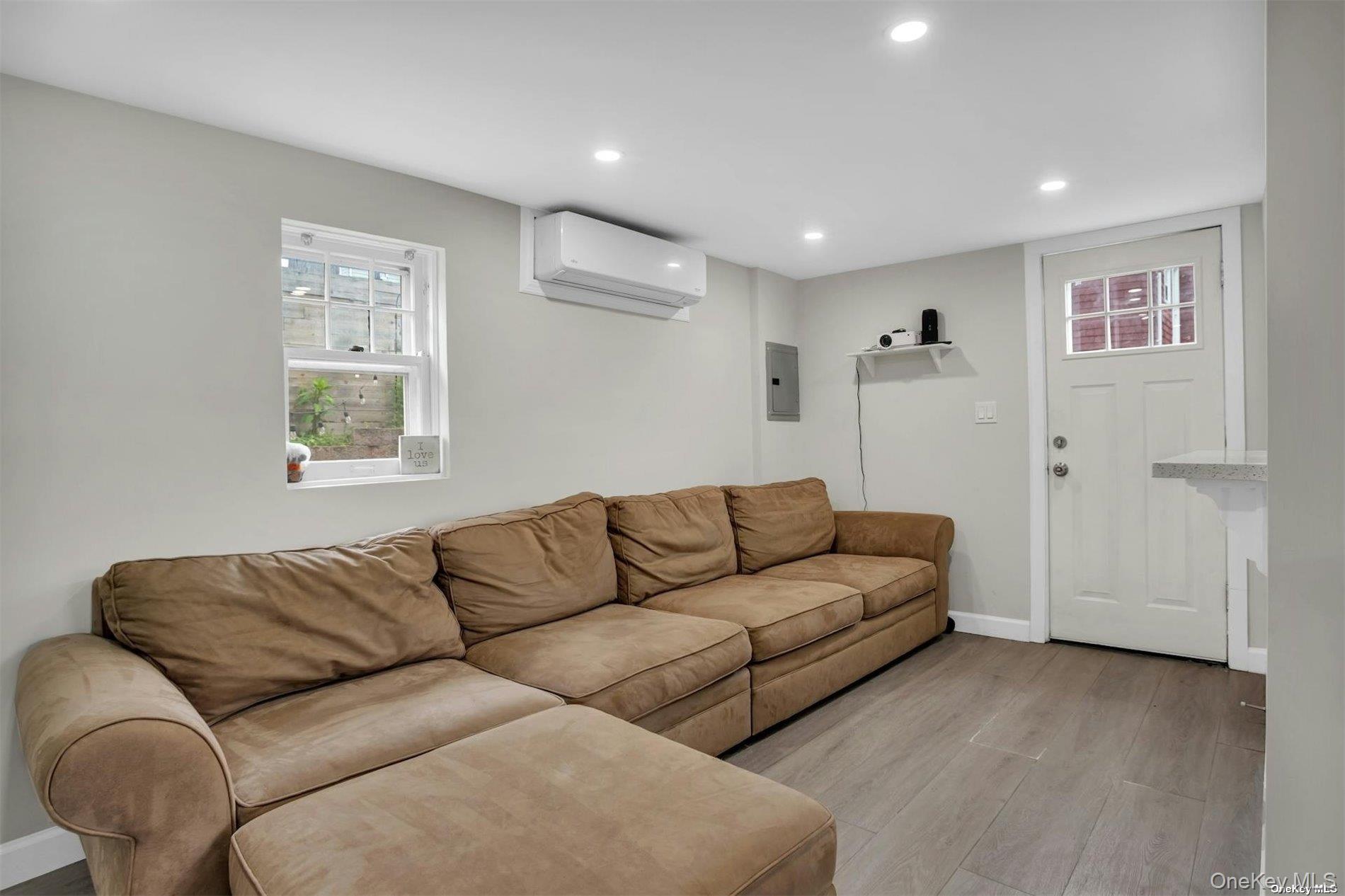 #13 photo, 14 Maple Street, Glenwood Landing , NY 11547