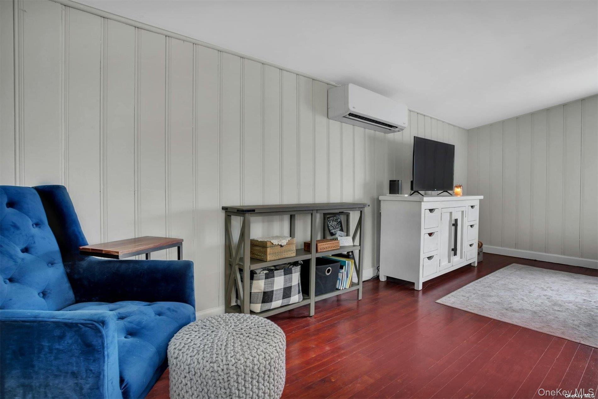 #15 photo, 14 Maple Street, Glenwood Landing , NY 11547