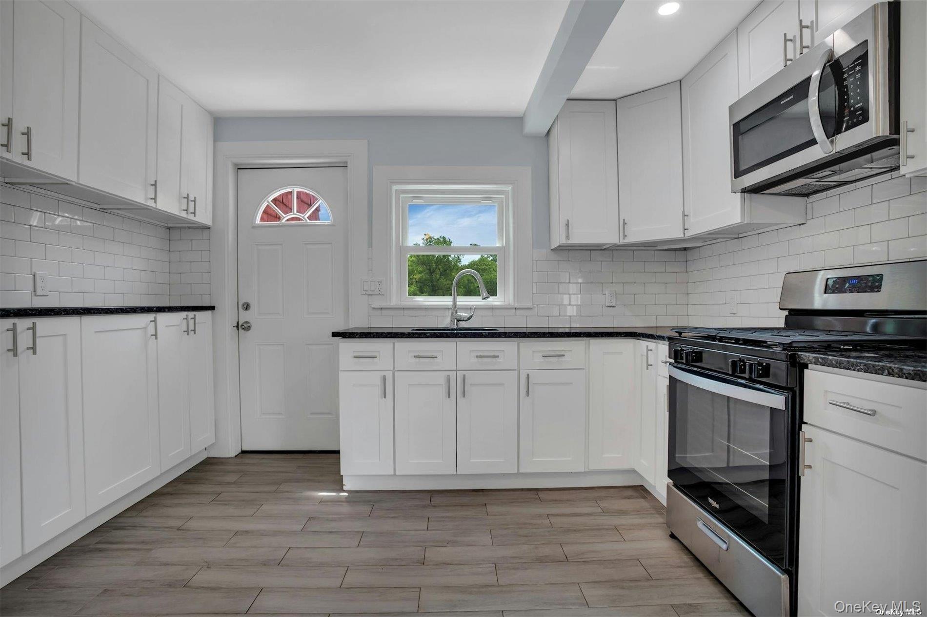 #6 photo, 14 Maple Street, Glenwood Landing , NY 11547