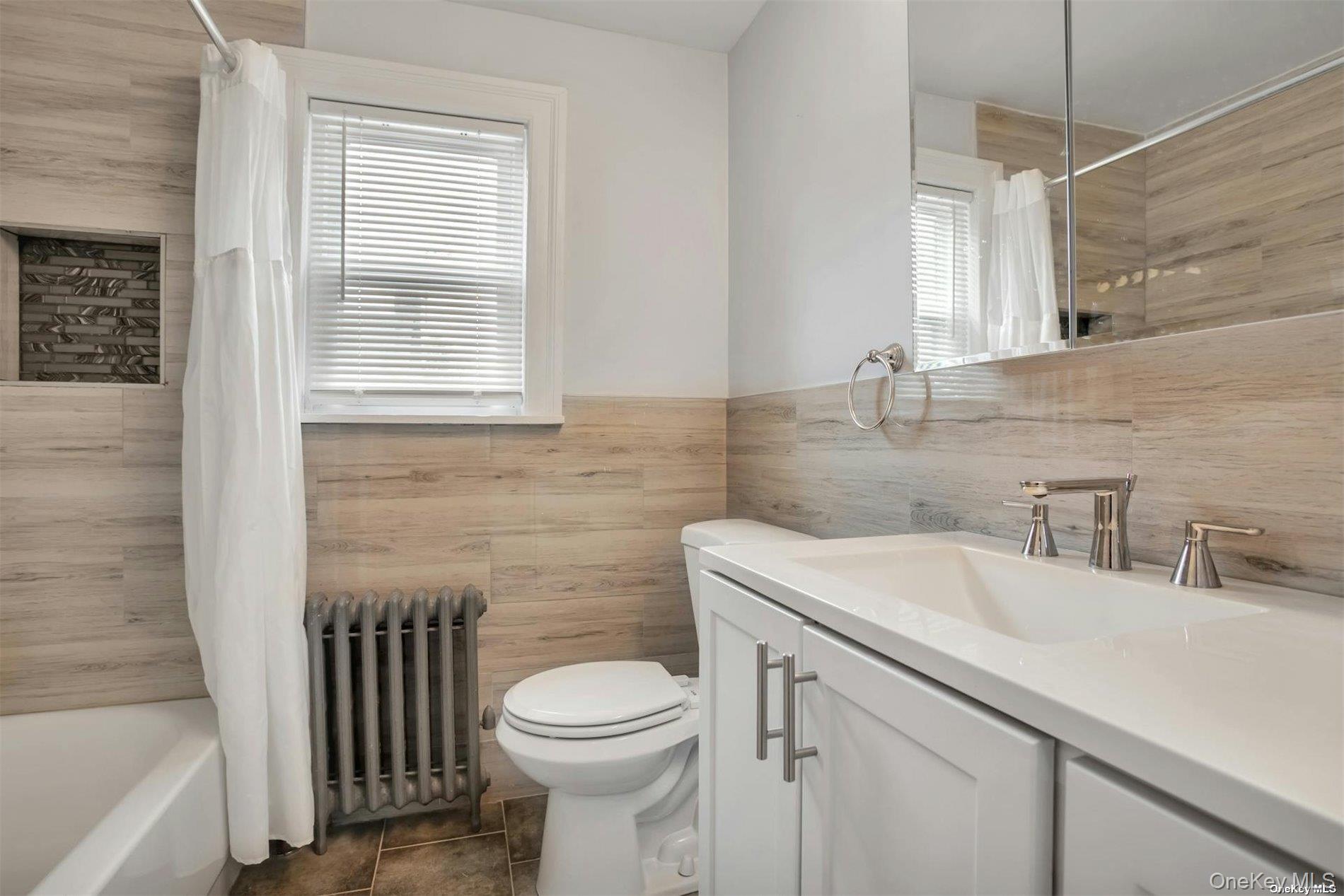 #8 photo, 14 Maple Street, Glenwood Landing , NY 11547