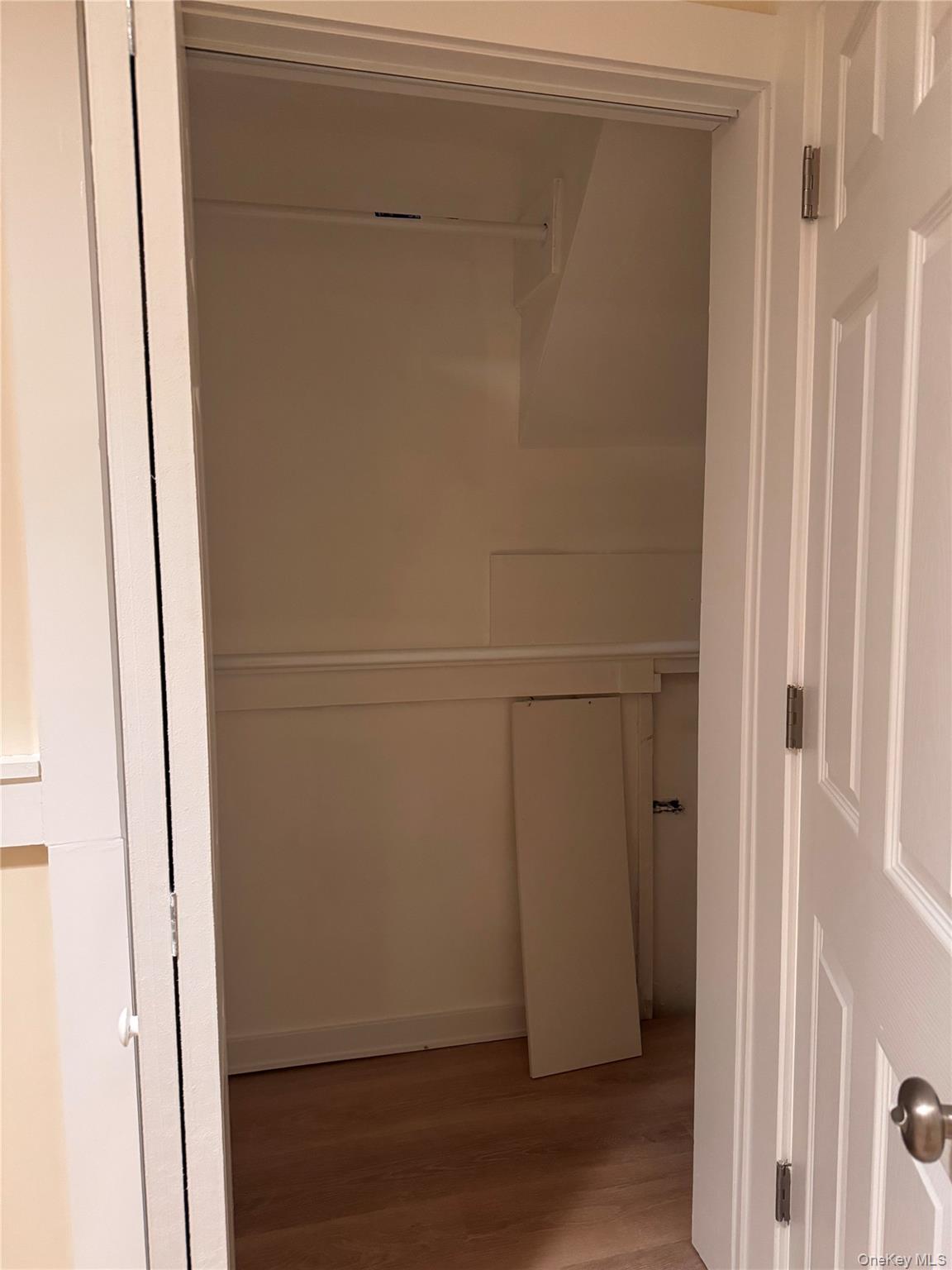 #8 photo, 62 Warwick Road, Нассау ‖ Island Park , NY 11558