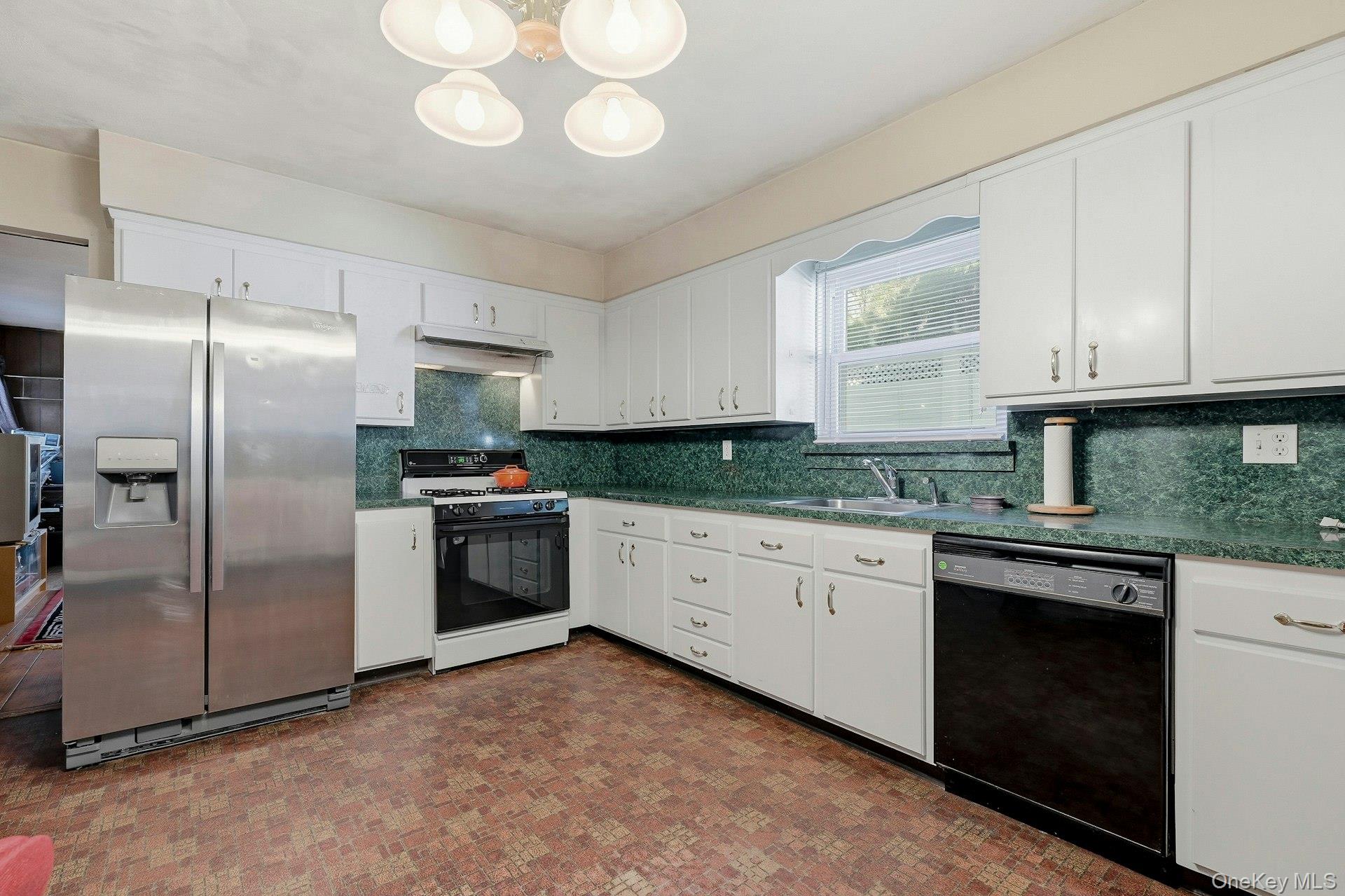 #15 photo, 1 Hillcrest Road, पोर्ट वॉशिंगटन Port Washington , NY 11050