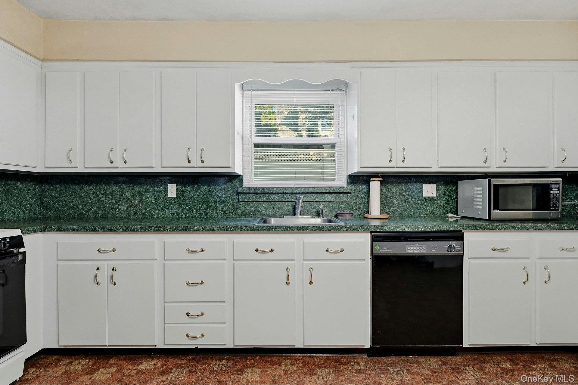 #16 photo, 1 Hillcrest Road, पोर्ट वॉशिंगटन Port Washington , NY 11050