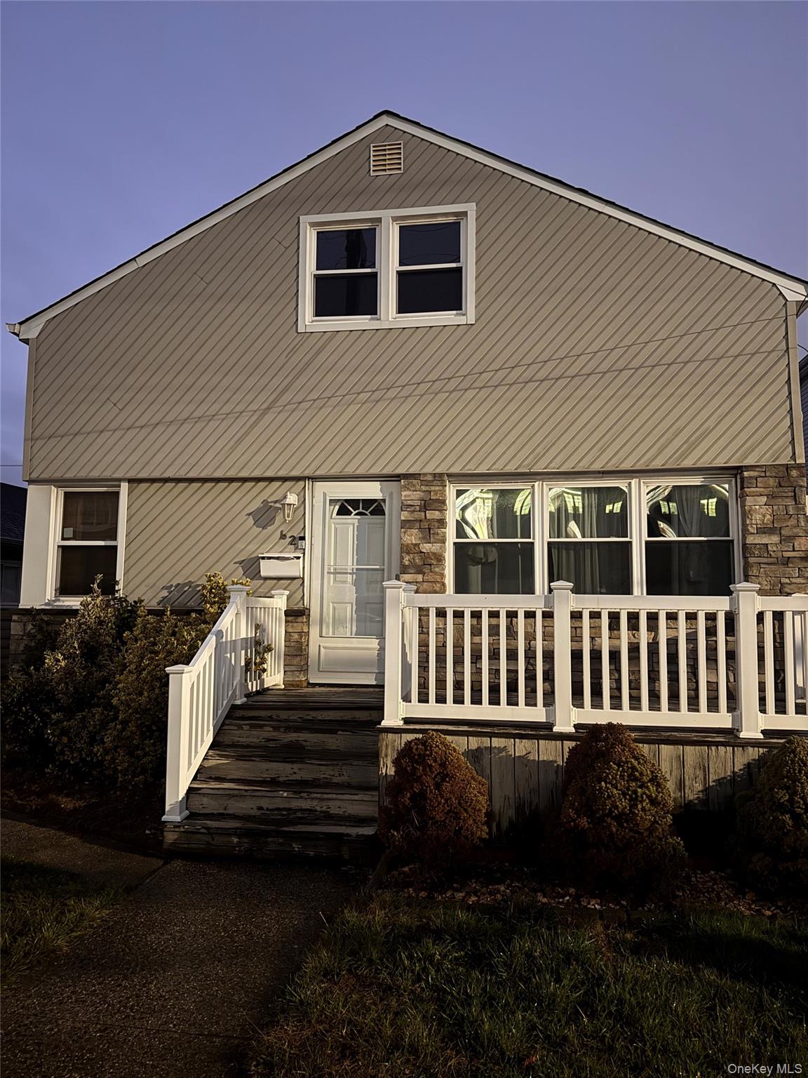 #1 photo, 62 Warwick Road, Нассау ‖ Island Park , NY 11558