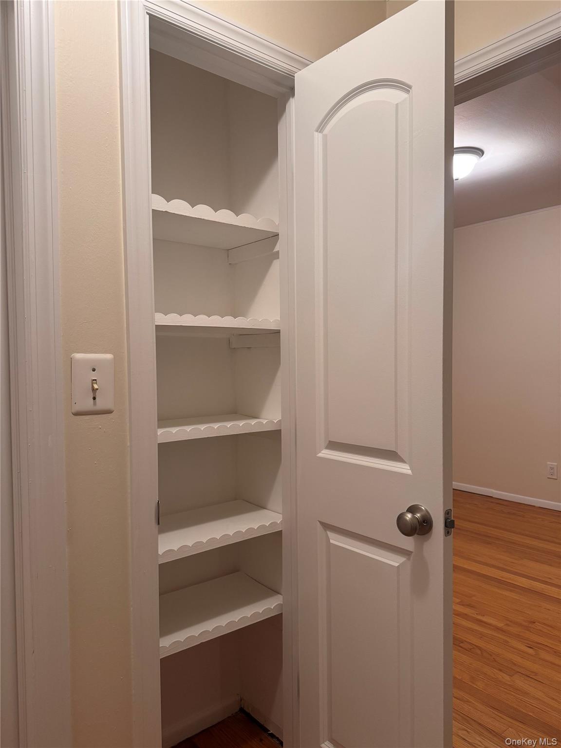 #13 photo, 62 Warwick Road, Нассау ‖ Island Park , NY 11558