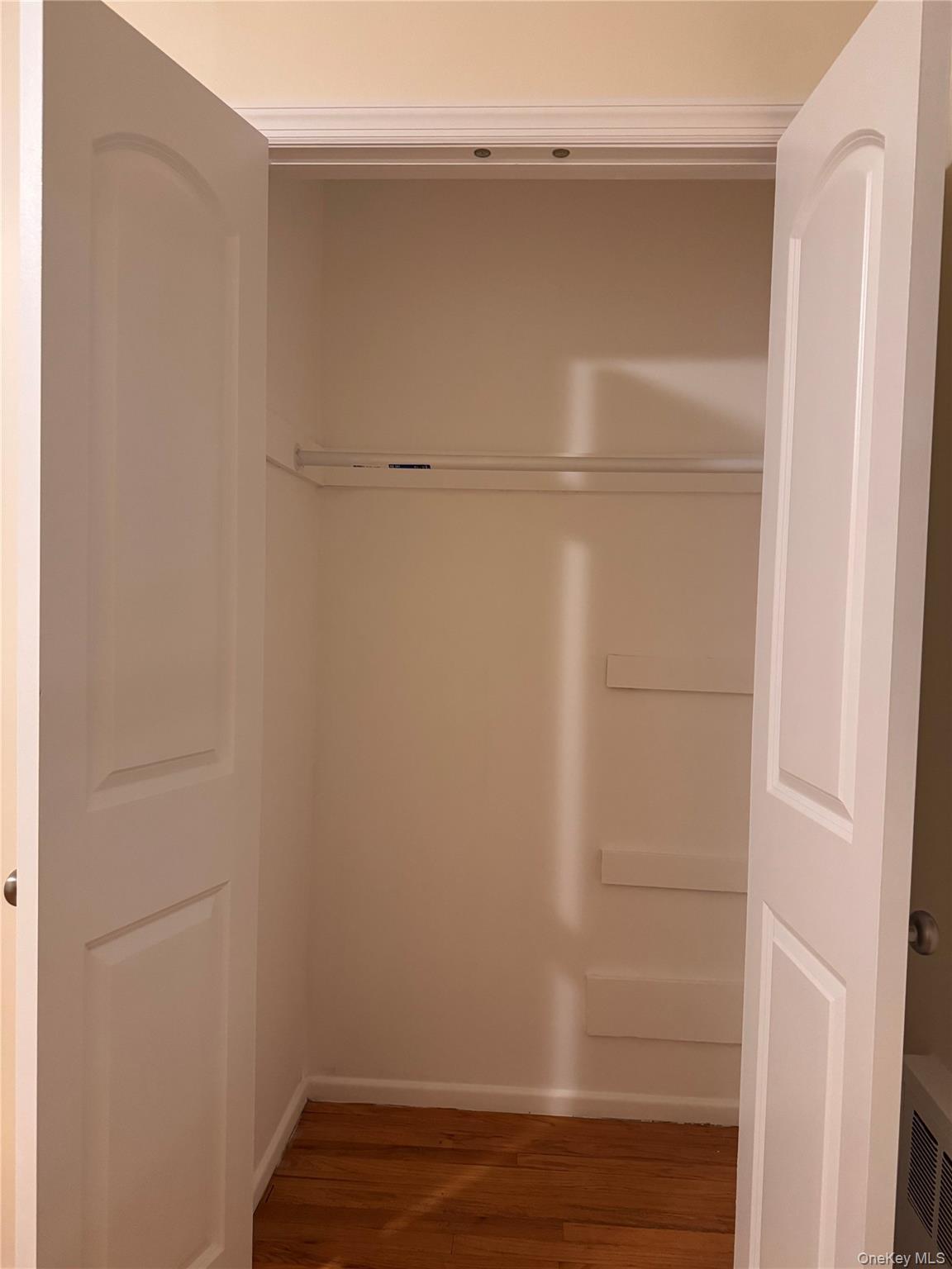 #9 photo, 62 Warwick Road, Нассау ‖ Island Park , NY 11558