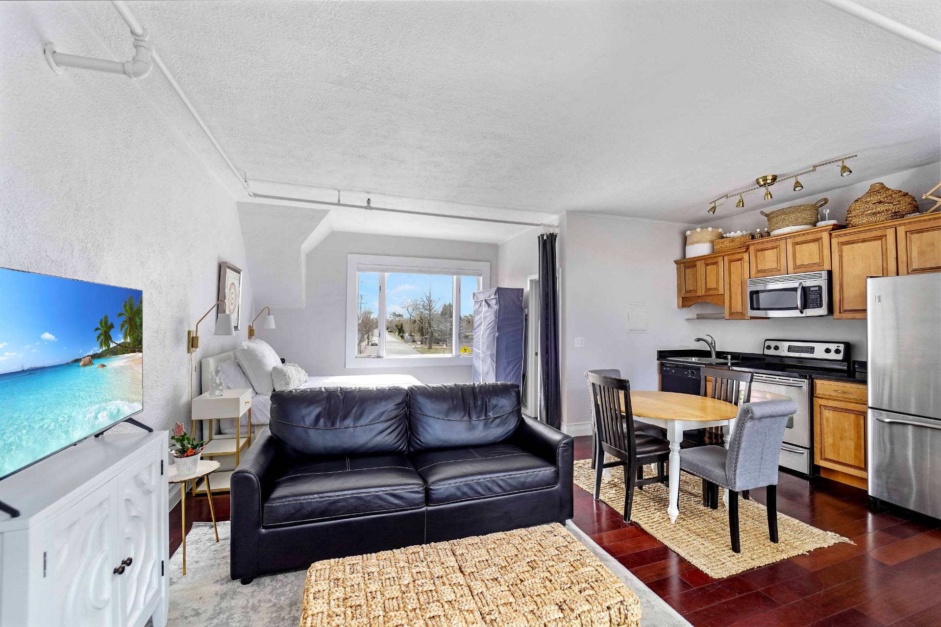 #5 photo, 52 Main Street, #1, Westhampton Beach , NY 11978