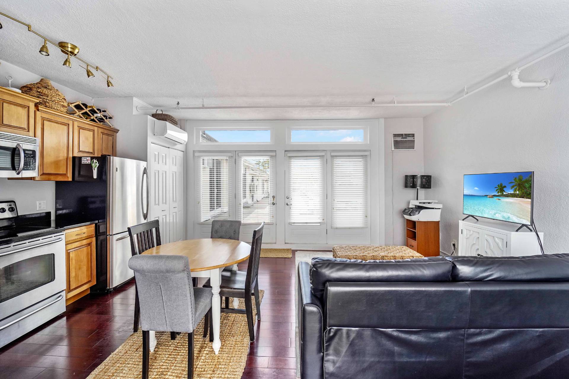 #8 photo, 52 Main Street, #1, Westhampton Beach , NY 11978