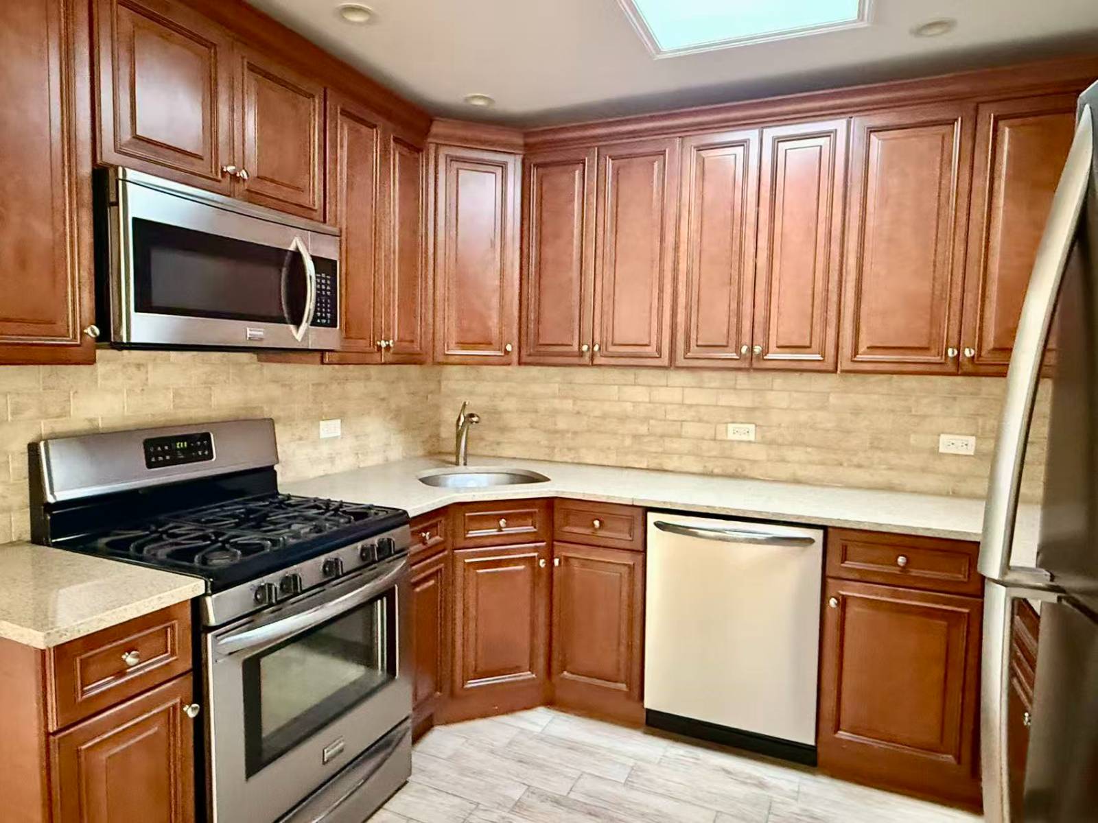 #4 photo, 61-23 75th Street, 皇后区 中村 Middle Village , NY 11379