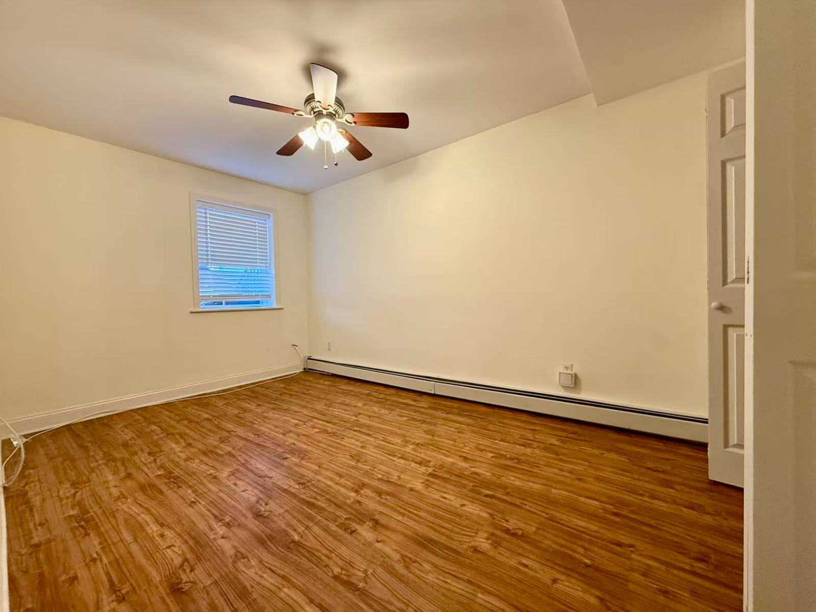 #5 photo, 61-23 75th Street, 皇后区 中村 Middle Village , NY 11379