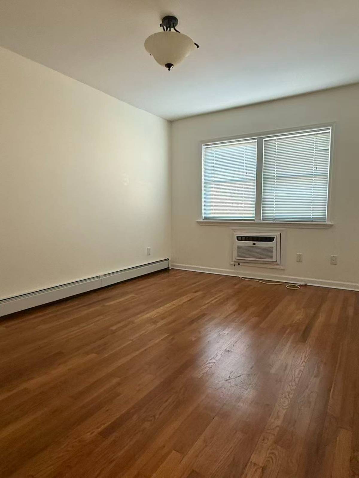 #7 photo, 61-23 75th Street, 皇后区 中村 Middle Village , NY 11379