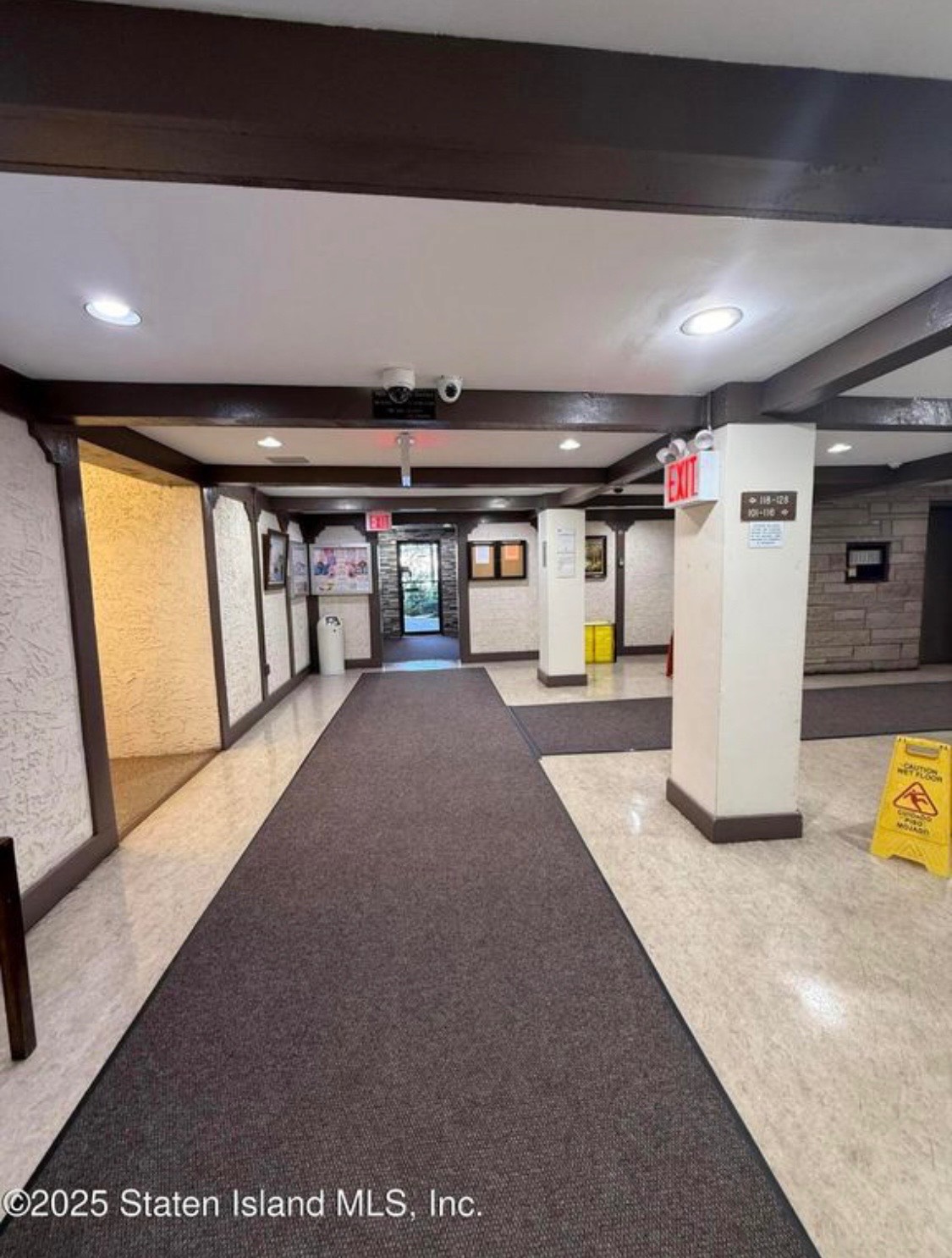 #17 photo, 2 Elmwood Park Dr, #211, Staten Island , NY 10314