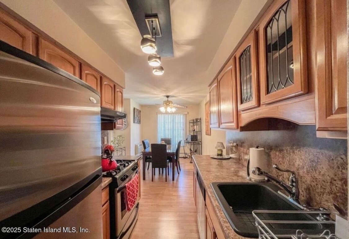 #2 photo, 2 Elmwood Park Dr, #211, Staten Island , NY 10314