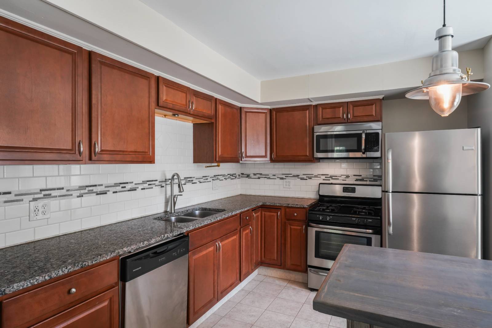 #3 photo, 130 Van Dam Street, #2, Saratoga Springs , NY 12866