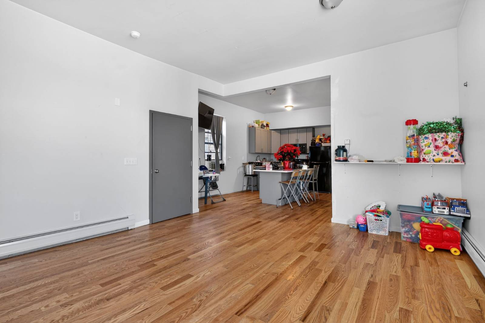 #10 photo, 219-225 Broad Street, Staten Island , NY 10304