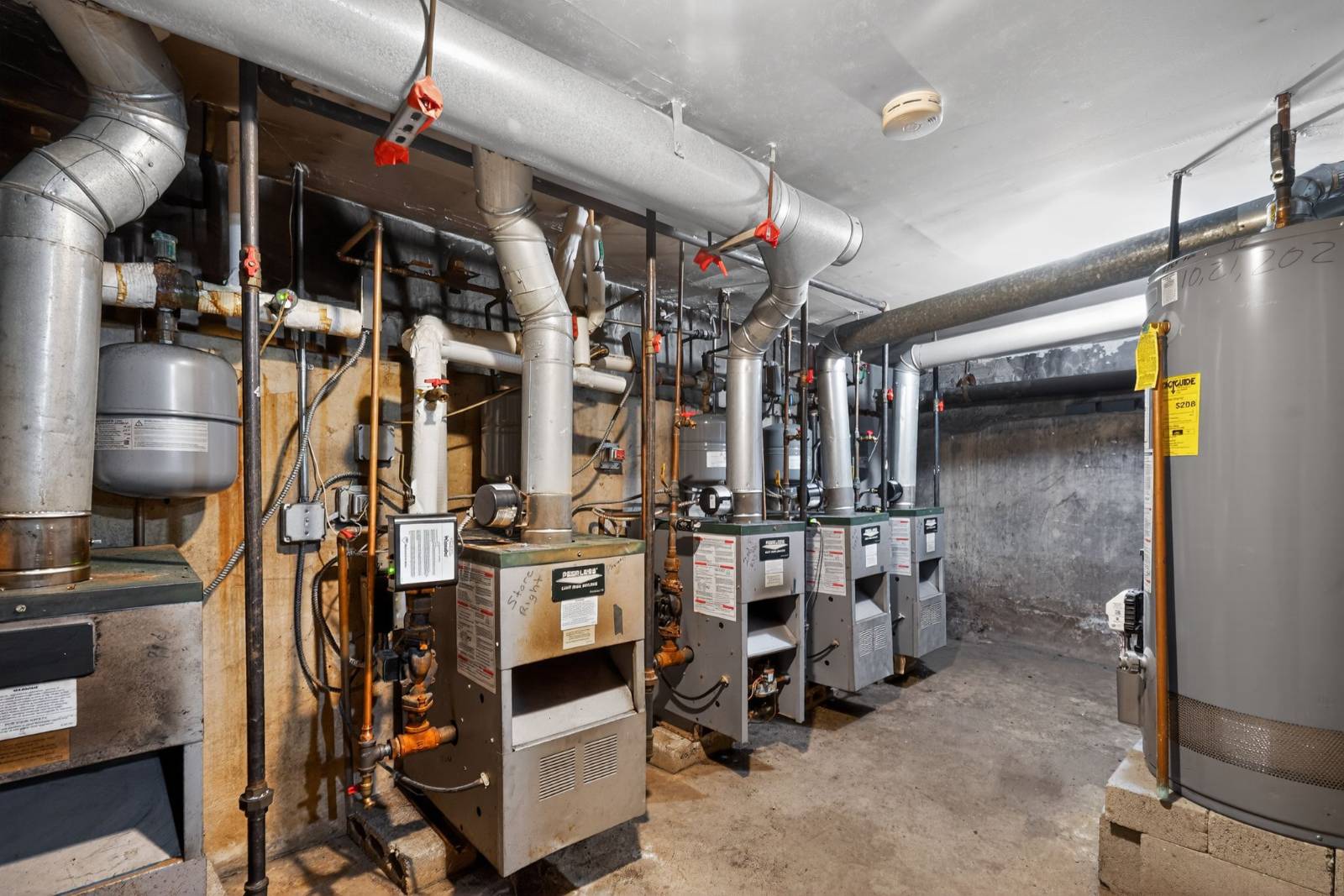 #21 photo, 219-225 Broad Street, Staten Island , NY 10304