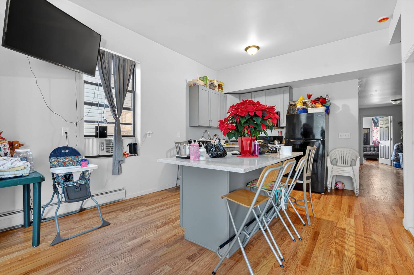 #8 photo, 219-225 Broad Street, Staten Island , NY 10304