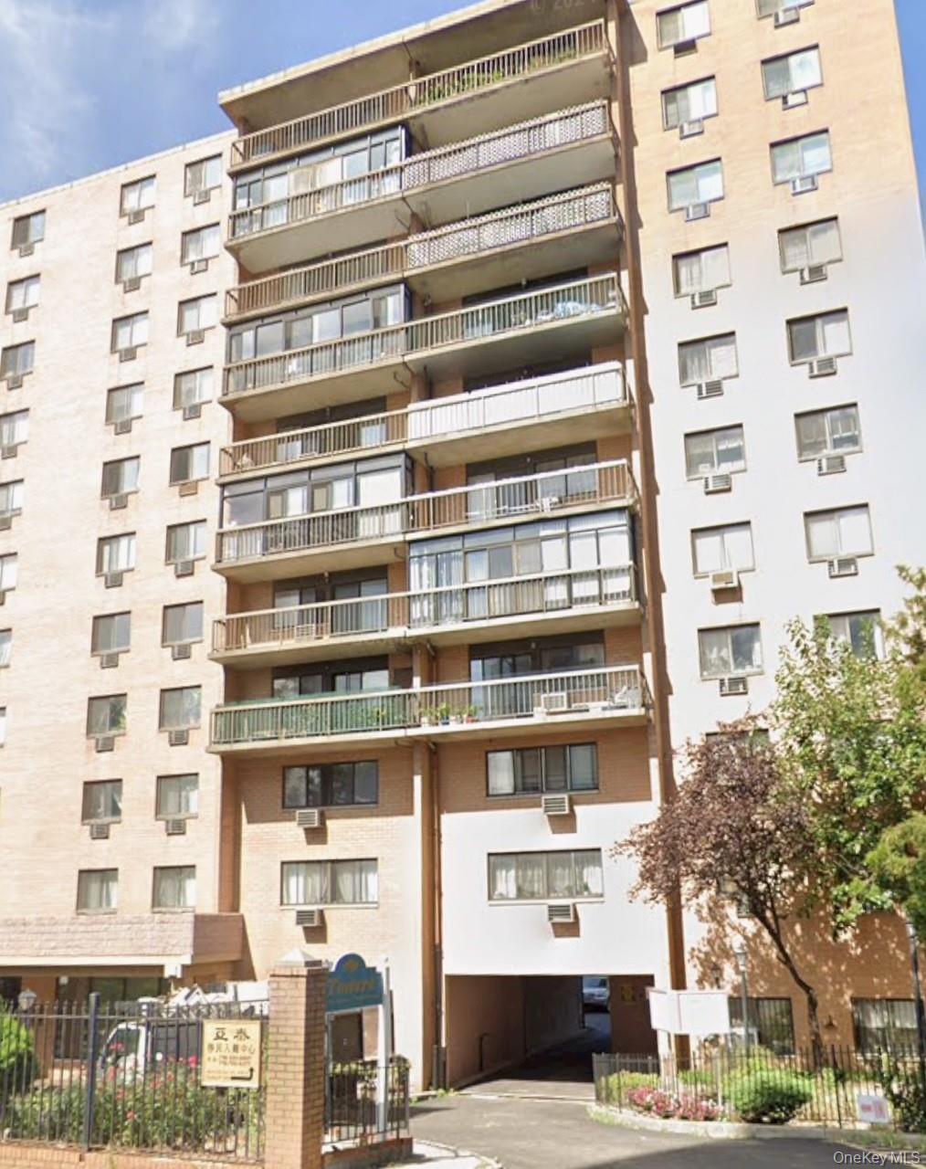 #1 photo, 136-75 37 Avenue, Куинс ‖ Flushing , NY 11354