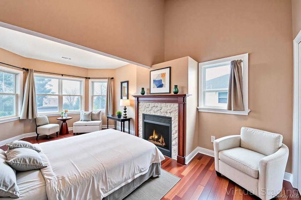 #16 photo, 277 Clocks Boulevard, East Massapequa , NY 11758