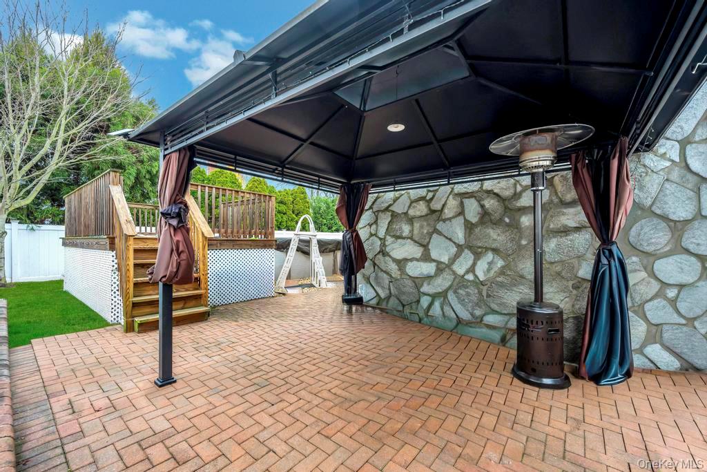 #5 photo, 277 Clocks Boulevard, East Massapequa , NY 11758