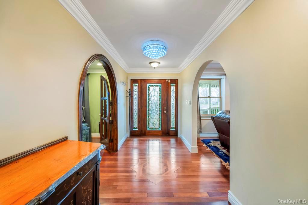 #6 photo, 277 Clocks Boulevard, East Massapequa , NY 11758