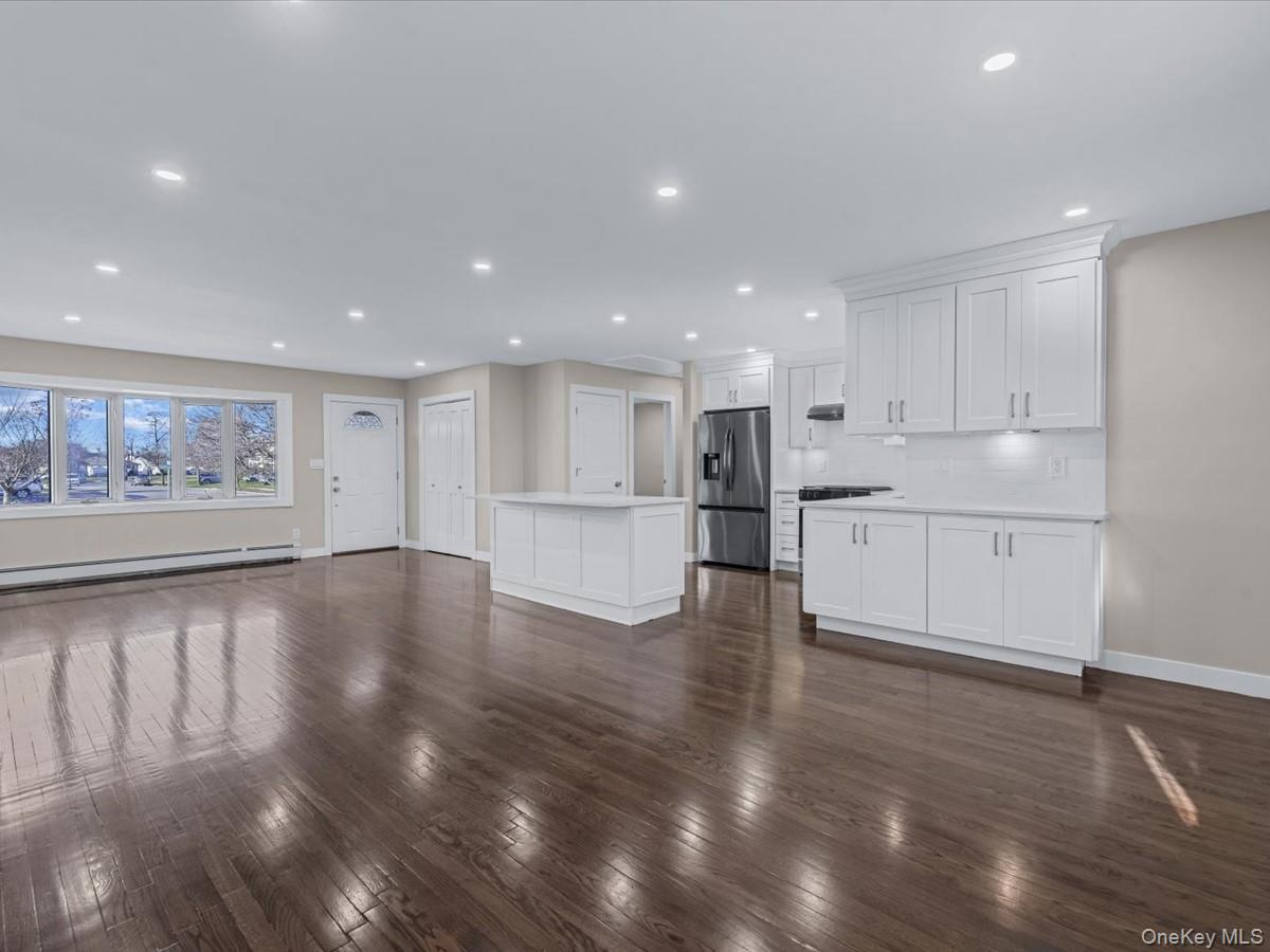 #5 photo, 3167 Morgan Drive, Wantagh , NY 11793