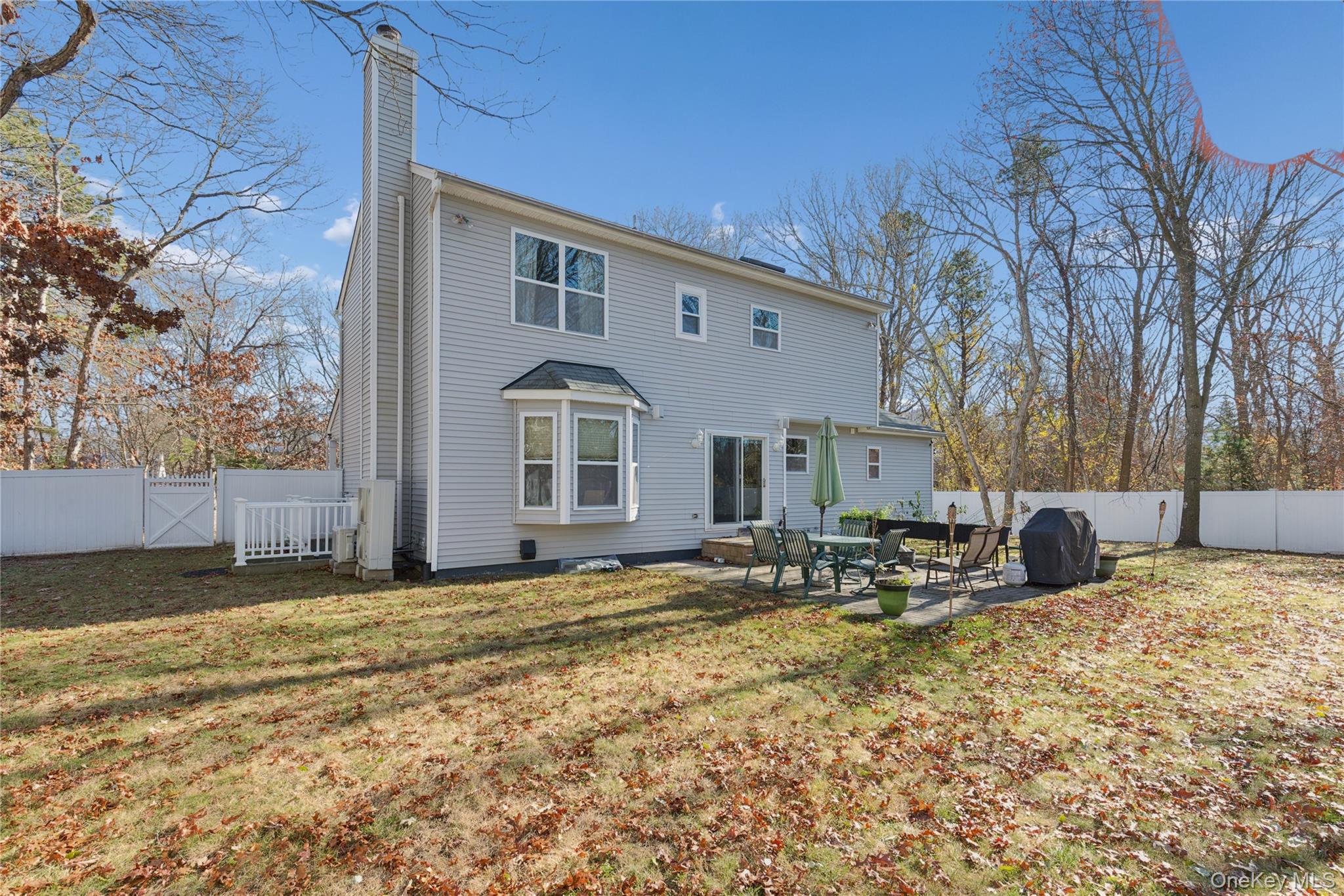 #6 photo, 262 Walker Avenue, 롱 아일랜드 East Patchogue , NY 11772