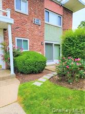 #1 photo, 259 N Newbridge Road, מחוז נסאו Levittown , NY 11756