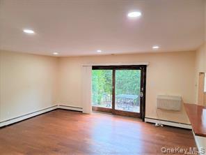 #11 photo, 259 N Newbridge Road, מחוז נסאו Levittown , NY 11756