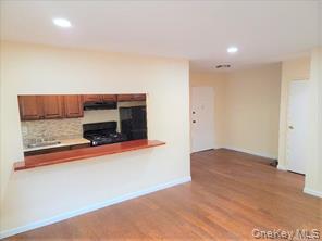 #7 photo, 259 N Newbridge Road, מחוז נסאו Levittown , NY 11756