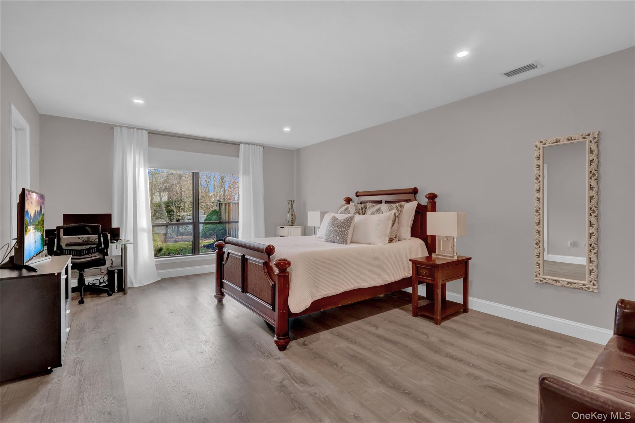 #17 photo, 248 Pond View Lane, מחוז סאפוק Smithtown , NY 11787