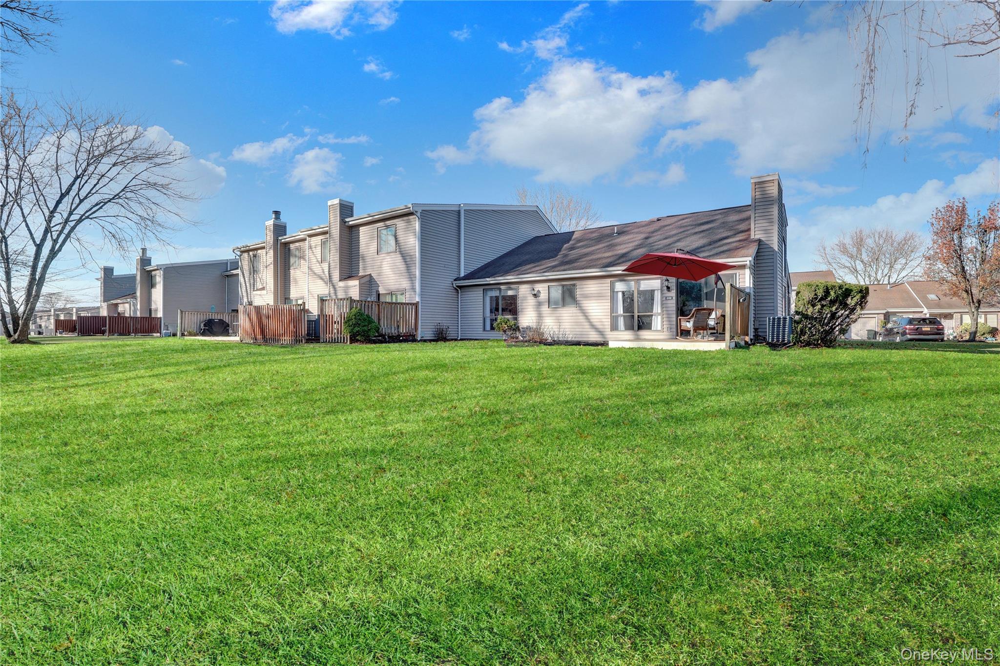 #3 photo, 248 Pond View Lane, מחוז סאפוק Smithtown , NY 11787