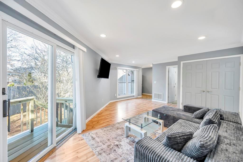 #16 photo, 10 Westwind Drive, Саффолк ‖ Bohemia , NY 11716