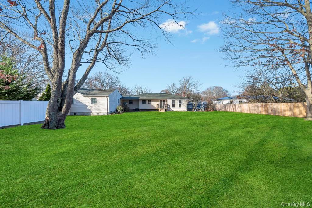 #3 photo, 10 Westwind Drive, Саффолк ‖ Bohemia , NY 11716