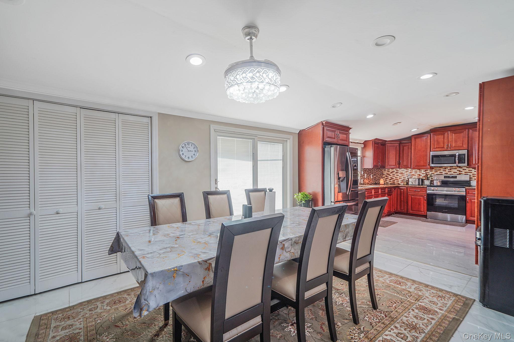 #10 photo, 897 Washington Avenue, Westbury , NY 11590