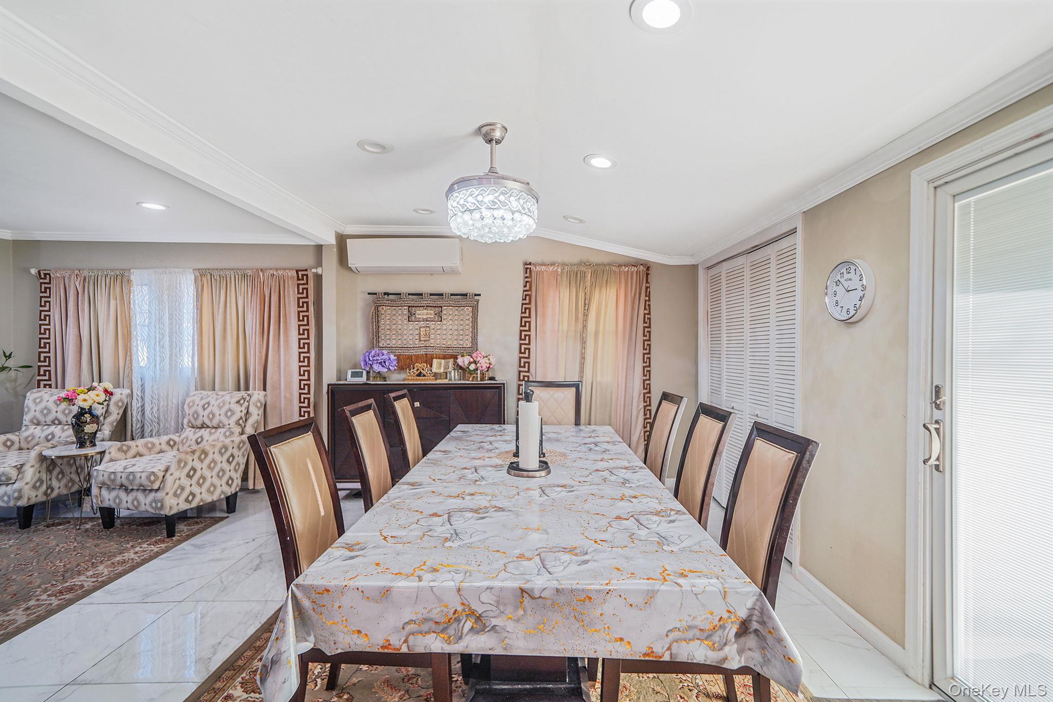 #11 photo, 897 Washington Avenue, Westbury , NY 11590