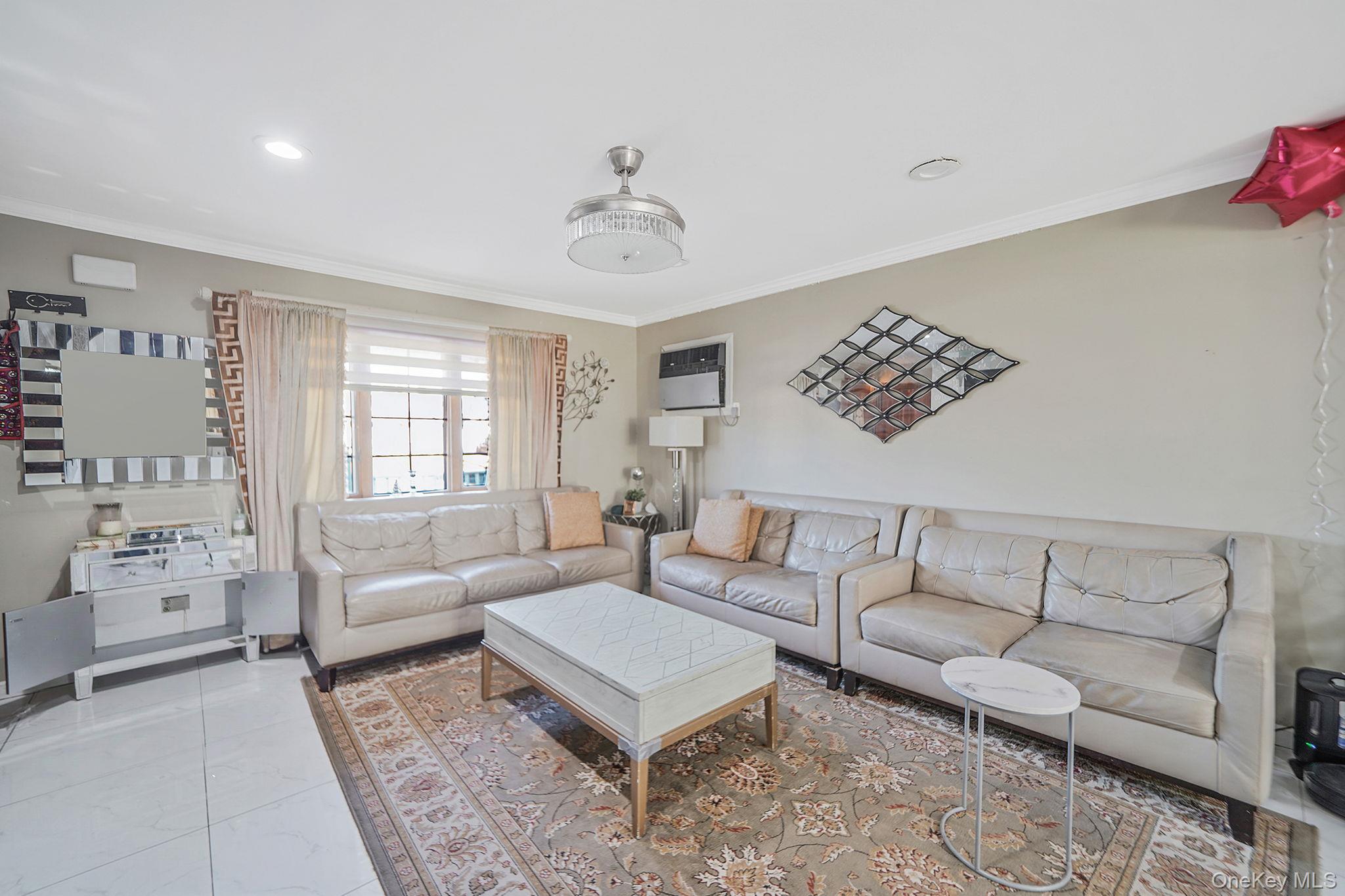 #6 photo, 897 Washington Avenue, Westbury , NY 11590