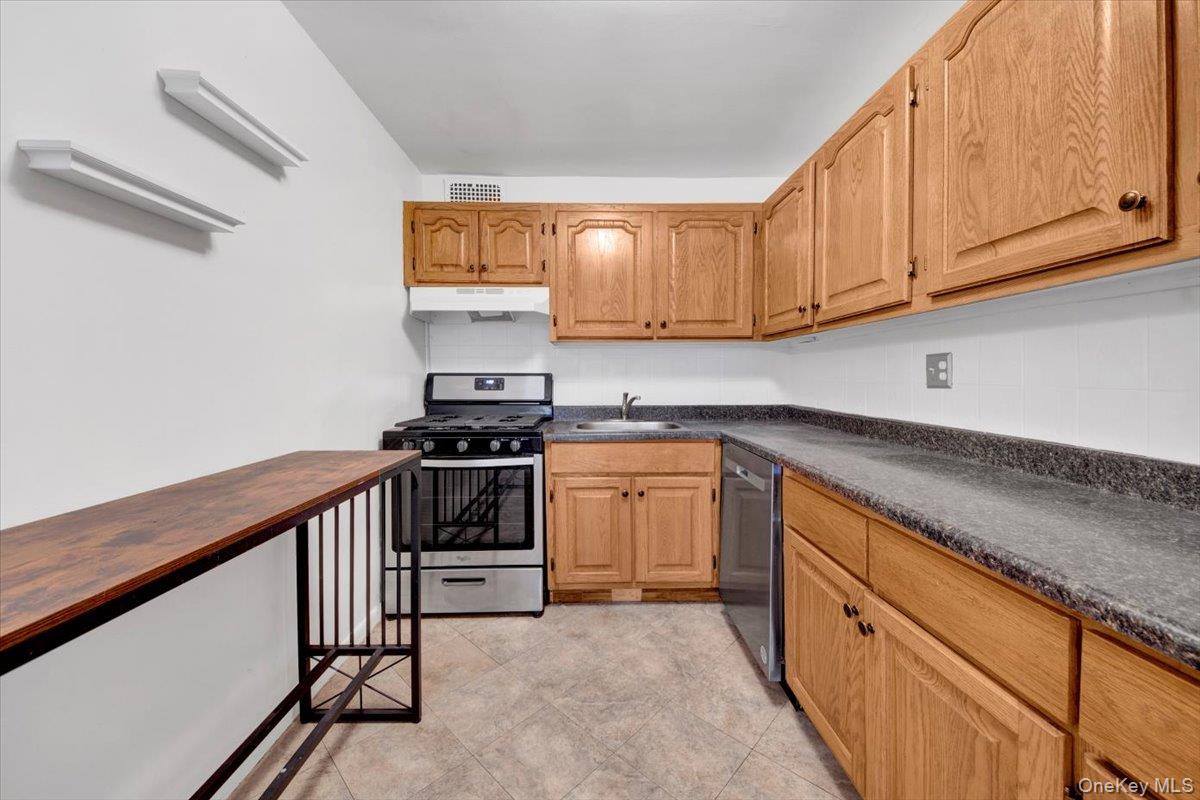 #5 photo, 25 Lake Street, White Plains , NY 10603