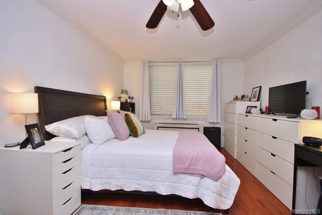 #13 photo, 1374 Midland Avenue, Bronxville , NY 10708