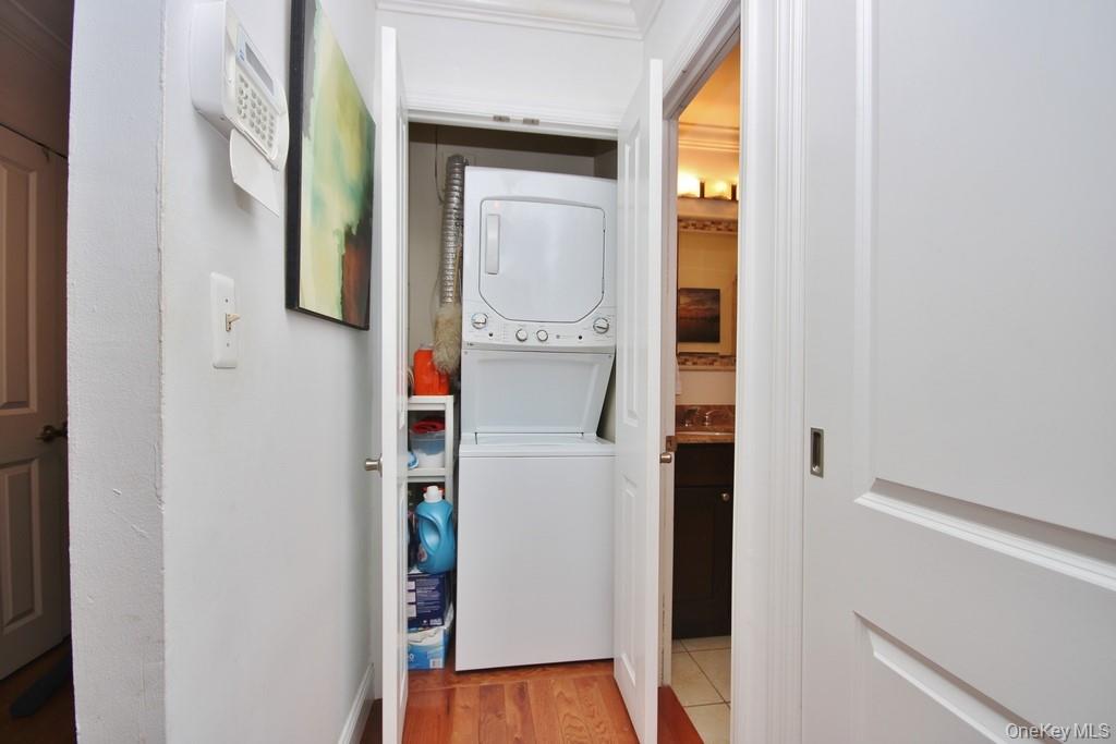 #16 photo, 1374 Midland Avenue, Bronxville , NY 10708