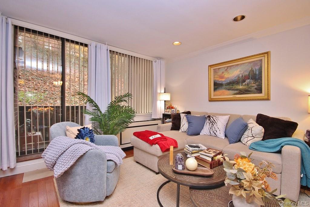 #3 photo, 1374 Midland Avenue, Bronxville , NY 10708